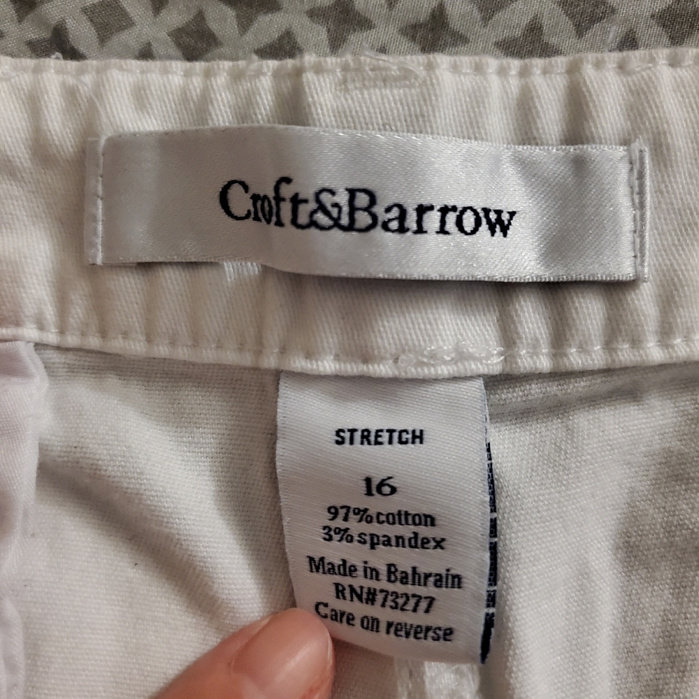 White Capris - Picture 4 of 4